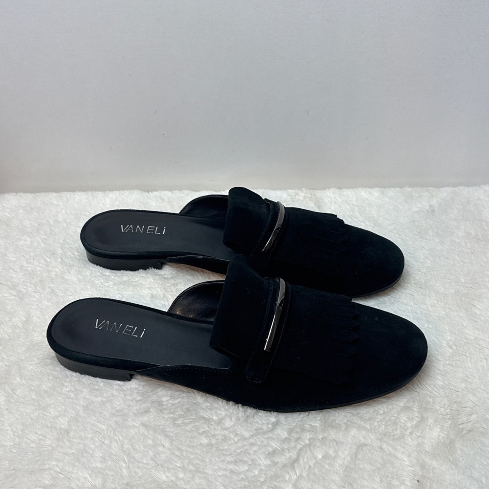 VANELi - The Weslia Mule in Black Suede. Slide..
Size: 8.5 narrow